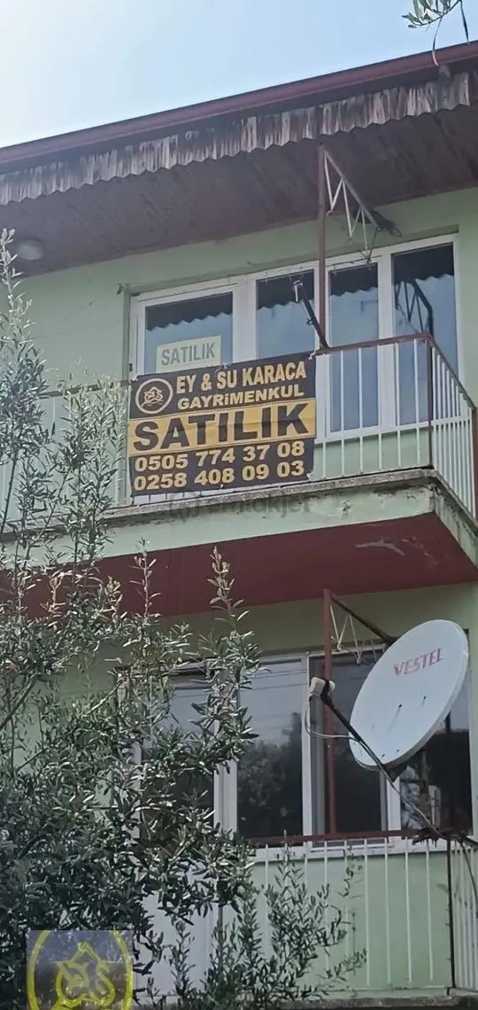 Eysu Karaca'dan Karşıyaka Mahallesinde Satılık Üç Katlı Bına. - 8