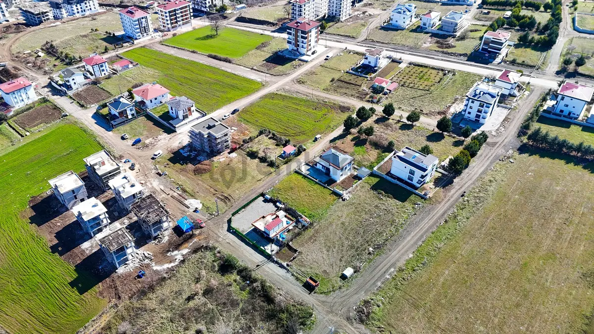 Şehre Yakın Villalar Bölgesinde 3 Katlı Arsa - 6