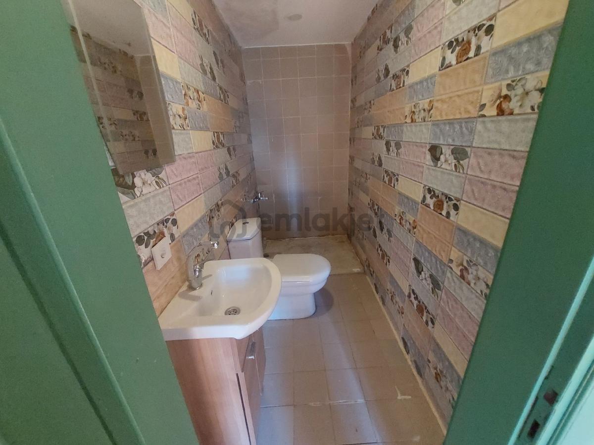 Zeynepkamil Kiralık 2,5 Katlı Müstakil Ev 10+1 - 21