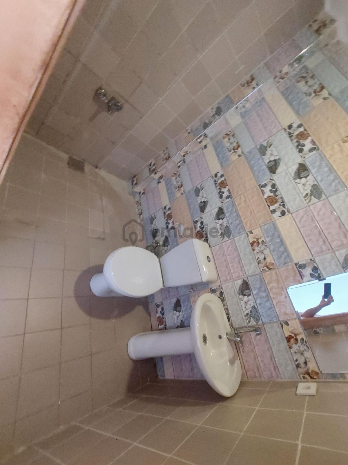 Zeynepkamil Kiralık 2,5 Katlı Müstakil Ev 10+1 - 32