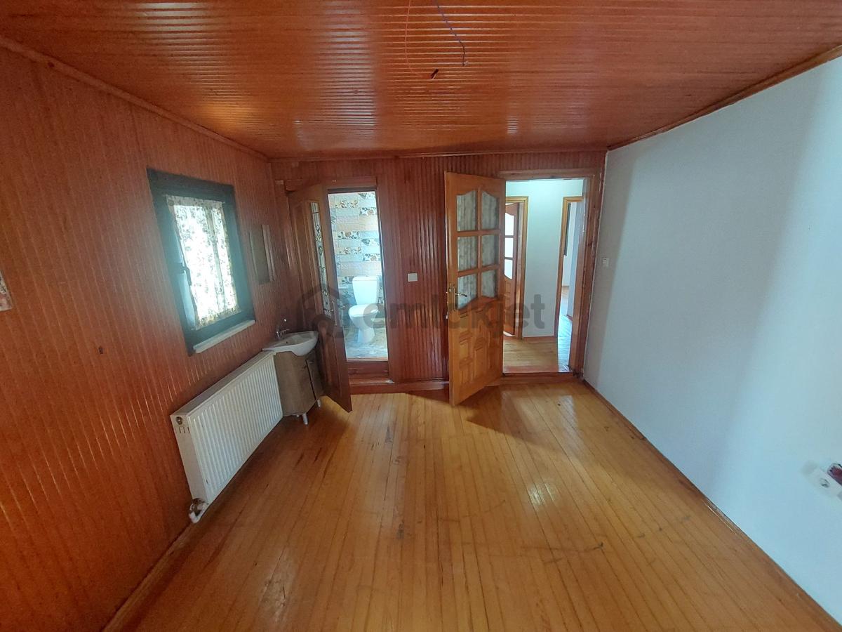 Zeynepkamil Kiralık 2,5 Katlı Müstakil Ev 10+1 - 28