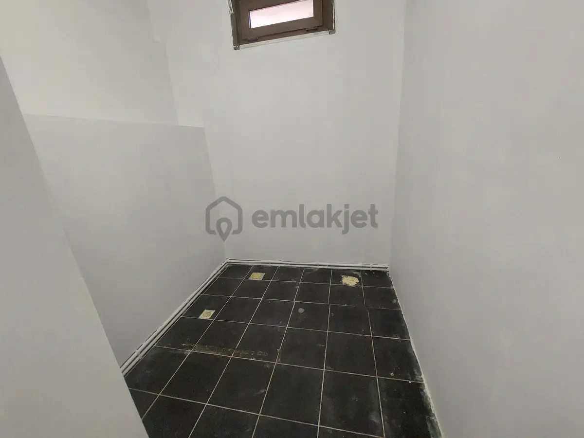 Zeynepkamil Kiralık 2,5 Katlı Müstakil Ev 10+1 - 6