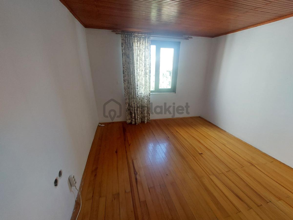 Zeynepkamil Kiralık 2,5 Katlı Müstakil Ev 10+1 - 30