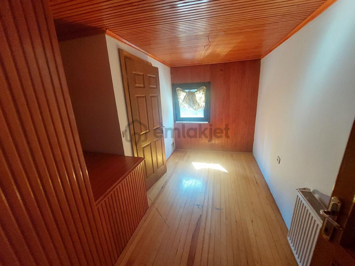 Zeynepkamil Kiralık 2,5 Katlı Müstakil Ev 10+1 - 34