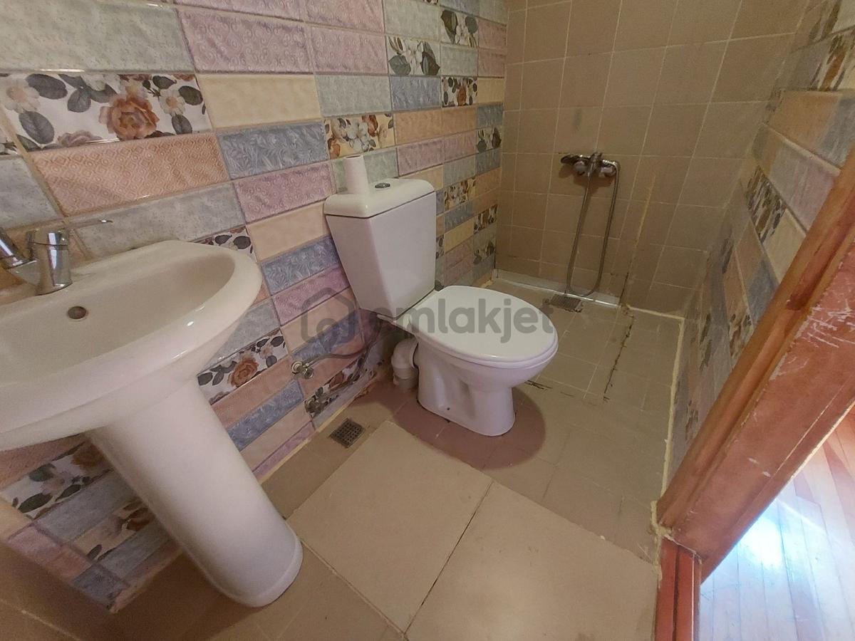 Zeynepkamil Kiralık 2,5 Katlı Müstakil Ev 10+1 - 33