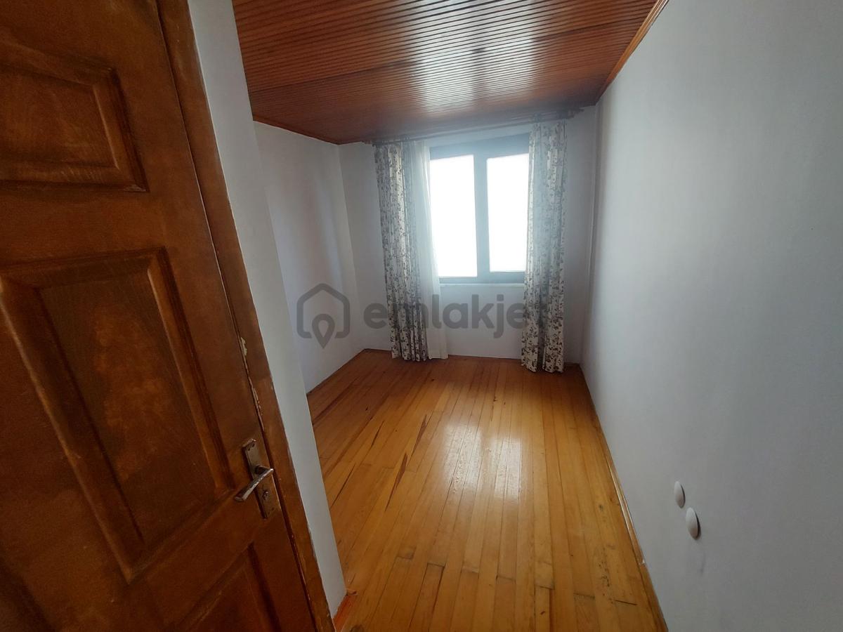 Zeynepkamil Kiralık 2,5 Katlı Müstakil Ev 10+1 - 29