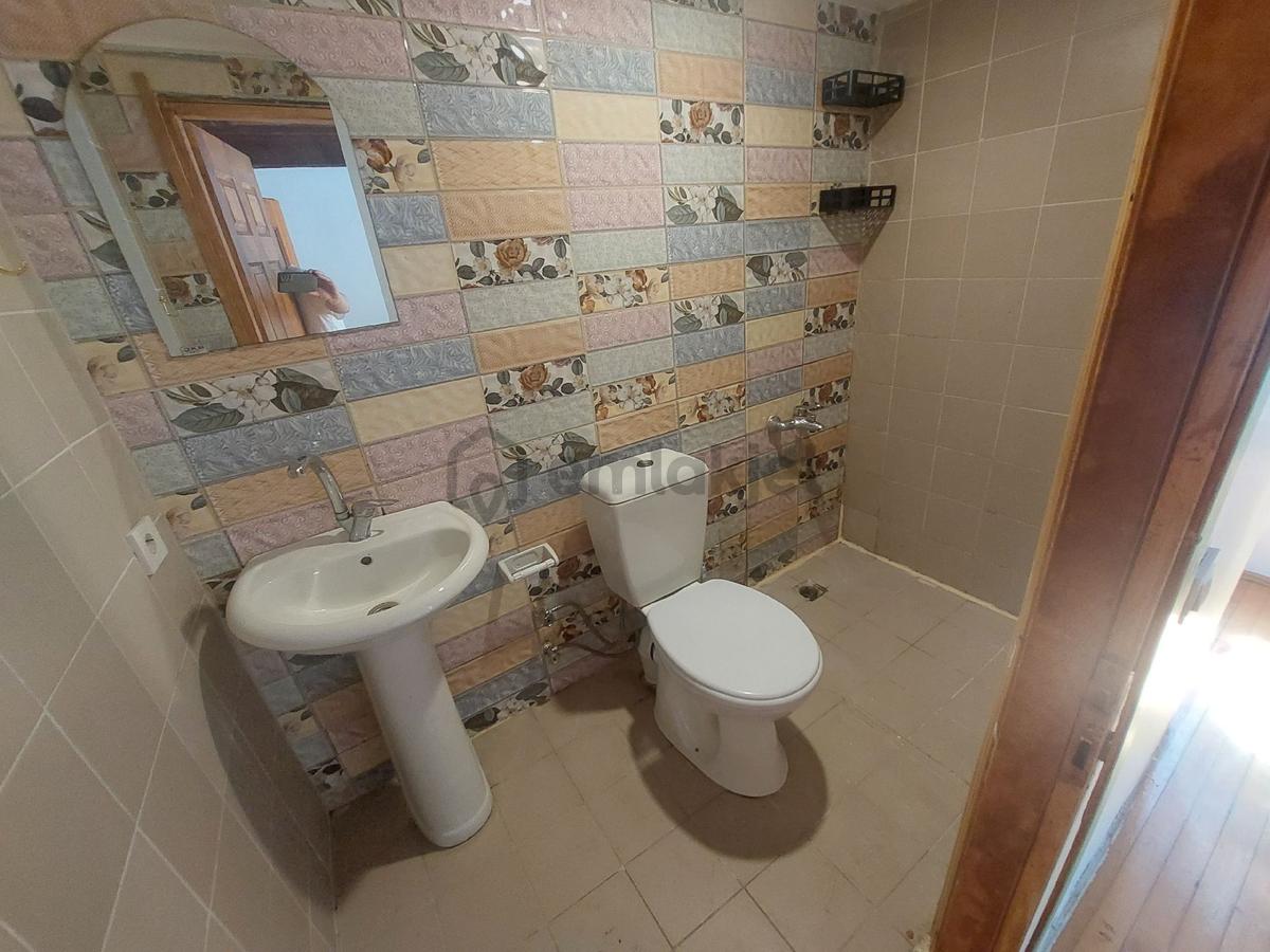 Zeynepkamil Kiralık 2,5 Katlı Müstakil Ev 10+1 - 11
