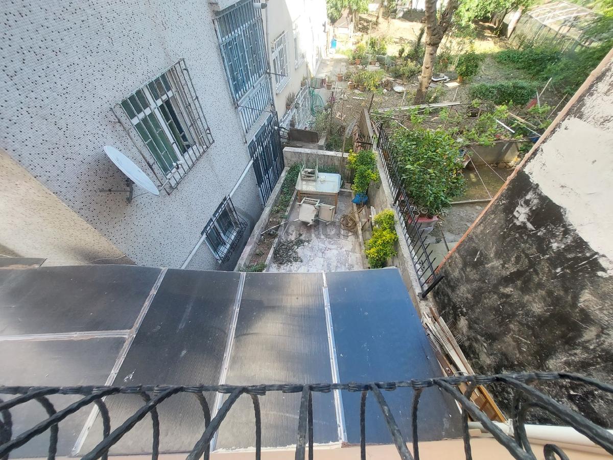 Zeynepkamil Kiralık 2,5 Katlı Müstakil Ev 10+1 - 16