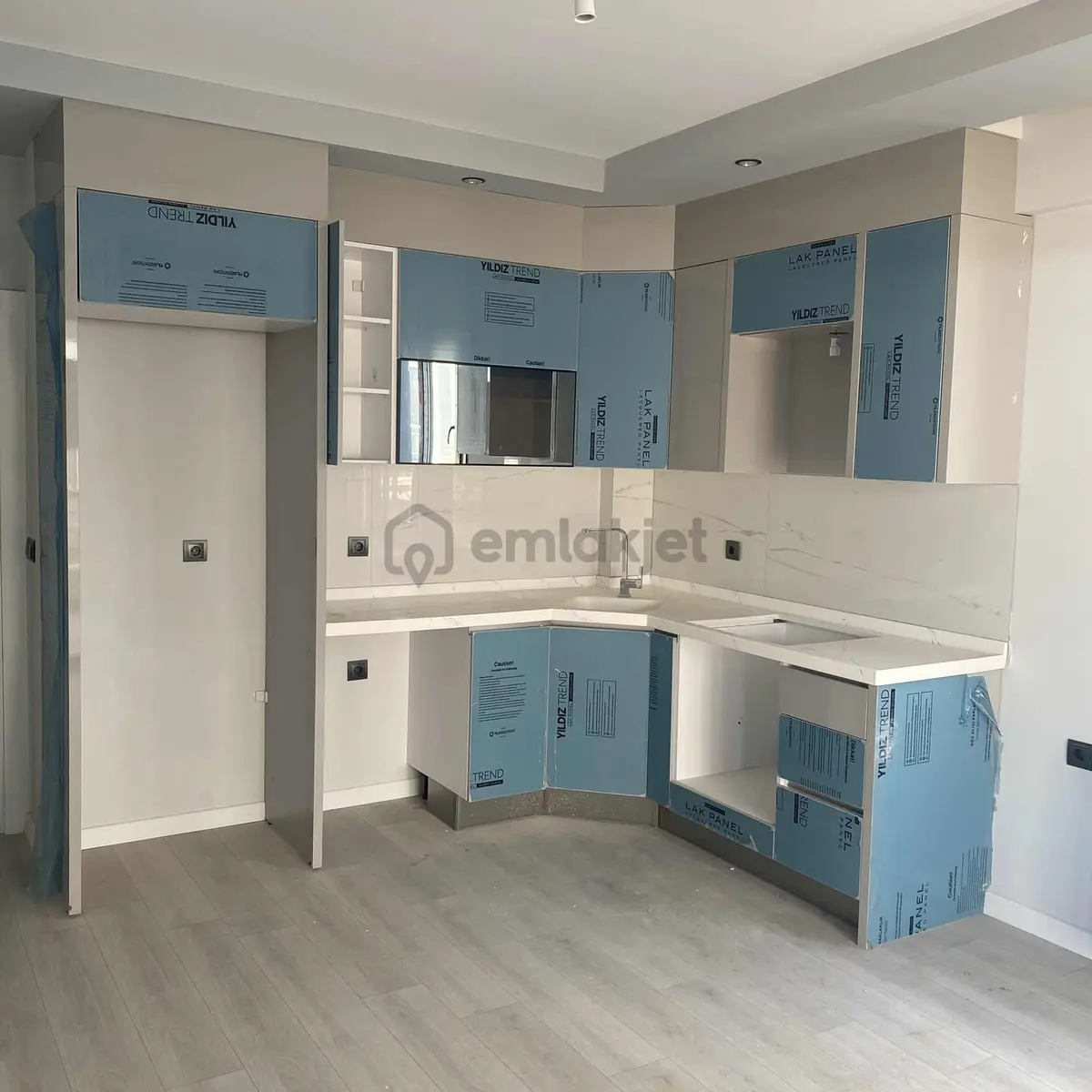 Prestijden Geniş Balkonlu Asansörlü Sıfır 1+1 Daire - 8