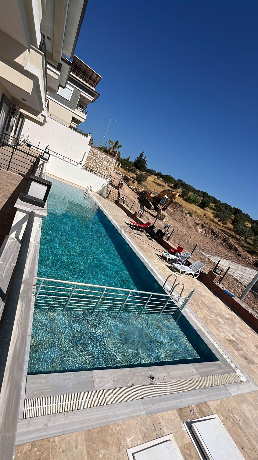Havuzlu Site İçerisinde Full Eşyalı 2+1 Lüks Daire - 27