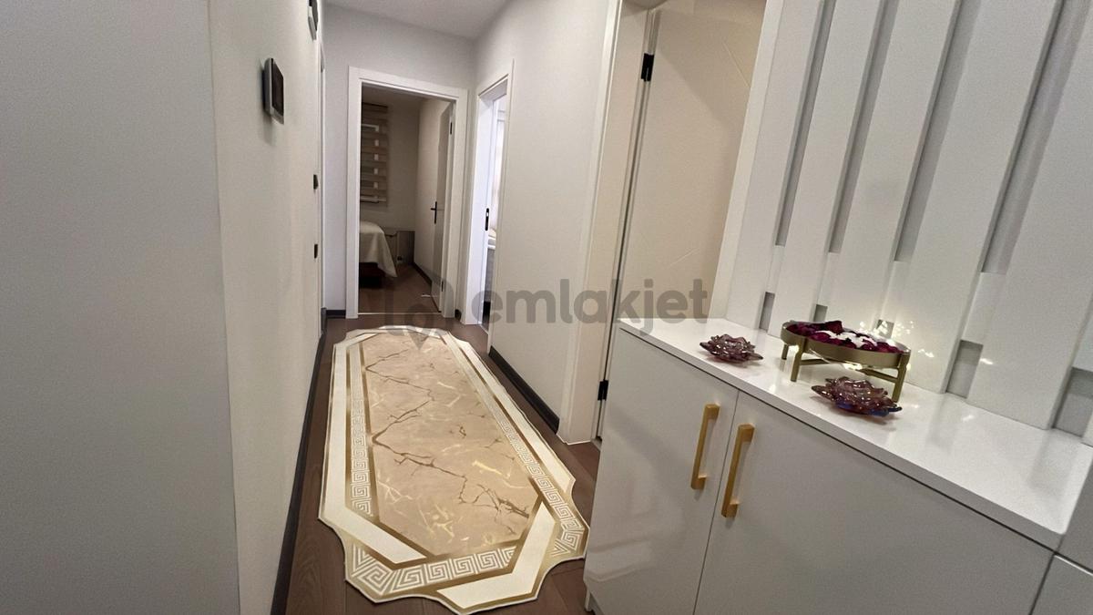 Havuzlu Site İçerisinde Full Eşyalı 2+1 Lüks Daire - 20