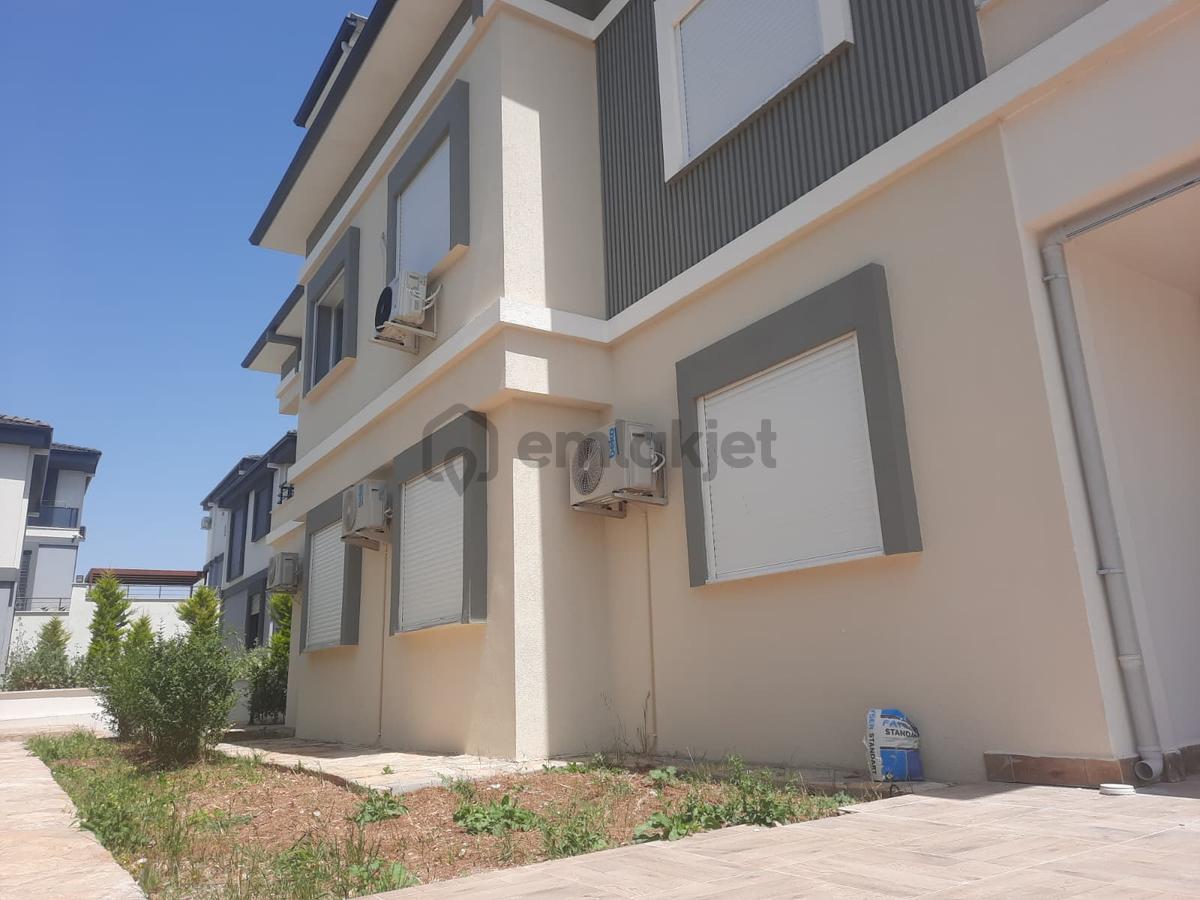 Havuzlu Site İçerisinde Full Eşyalı 2+1 Lüks Daire - 30