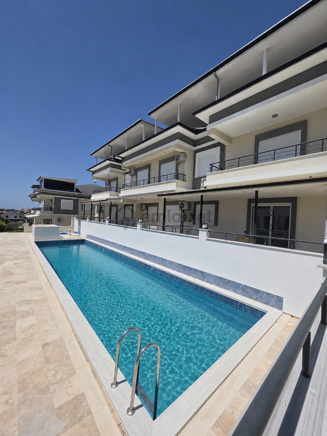 Havuzlu Site İçerisinde Full Eşyalı 2+1 Lüks Daire - 31