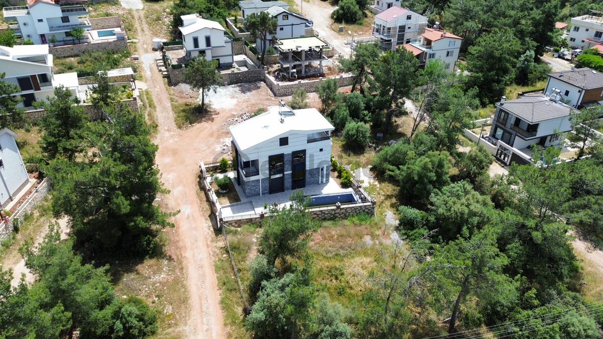 Merkezi Konumlu İmarlı Villa Arsası - 12