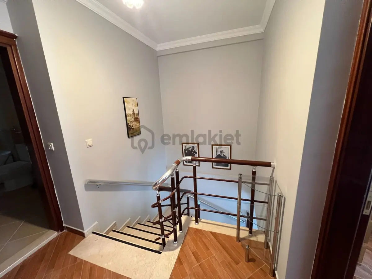 İçmeler Bahçeli Dubleks 3+1 Kapalı Mutfak Lüks Daire - 13