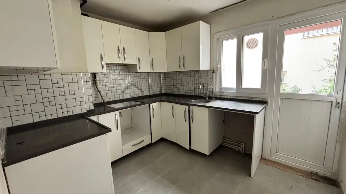 Bornova Küçükpark Ta Metroya 2 Dk Dogalgazlı 3+1 105m2 - 9