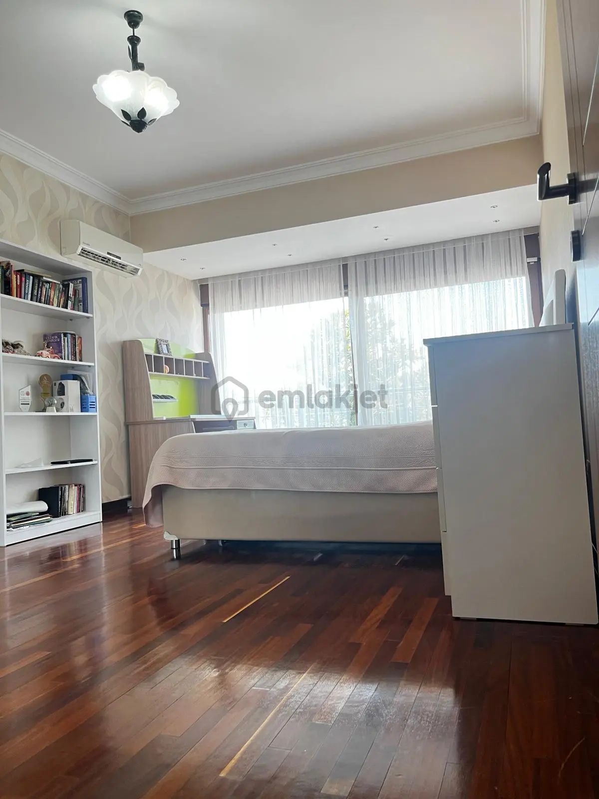 Dallıca Mevkisinde Lüxs Villa 4+1 Triplexs - 11