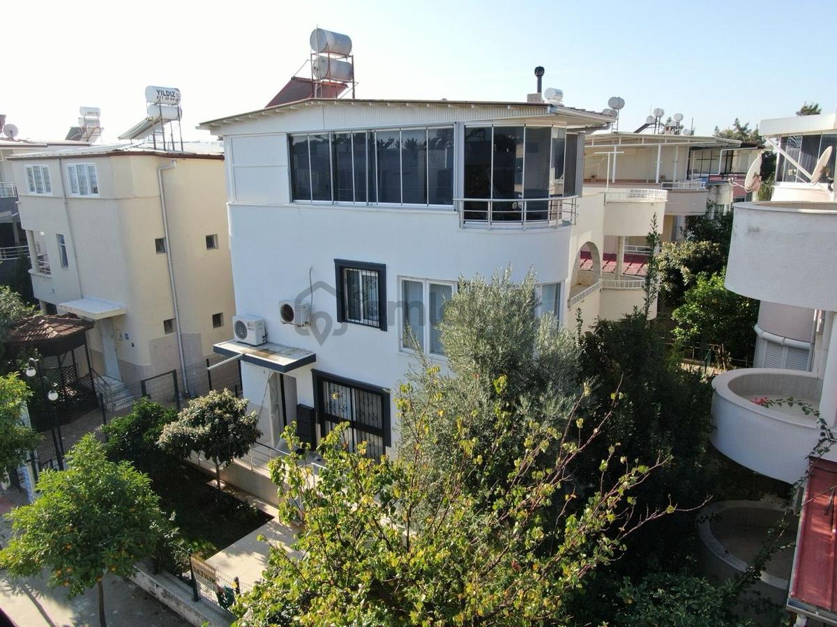 Didim Merkezde Satılık 4+1 Tripleks Villa Acil Şok Fiyata Düştü - Denize Yakın - 33