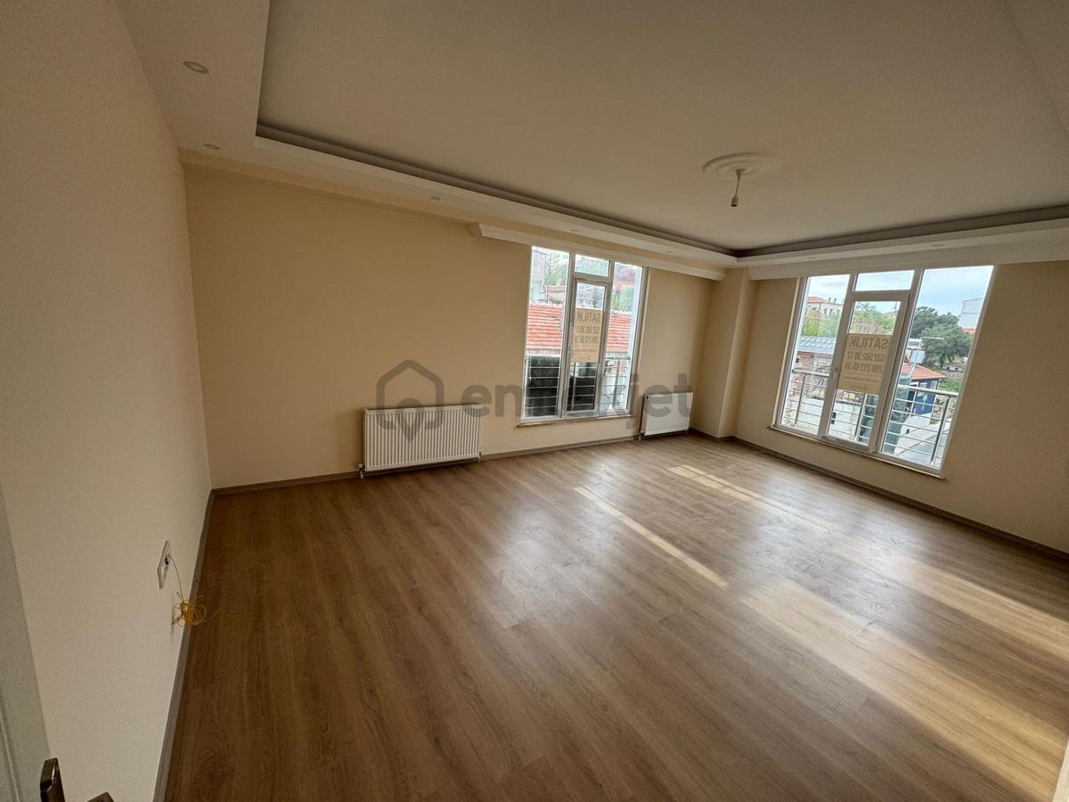 Namazgah Caddesinde Satılık 2+1 Sıfır Daire - 5