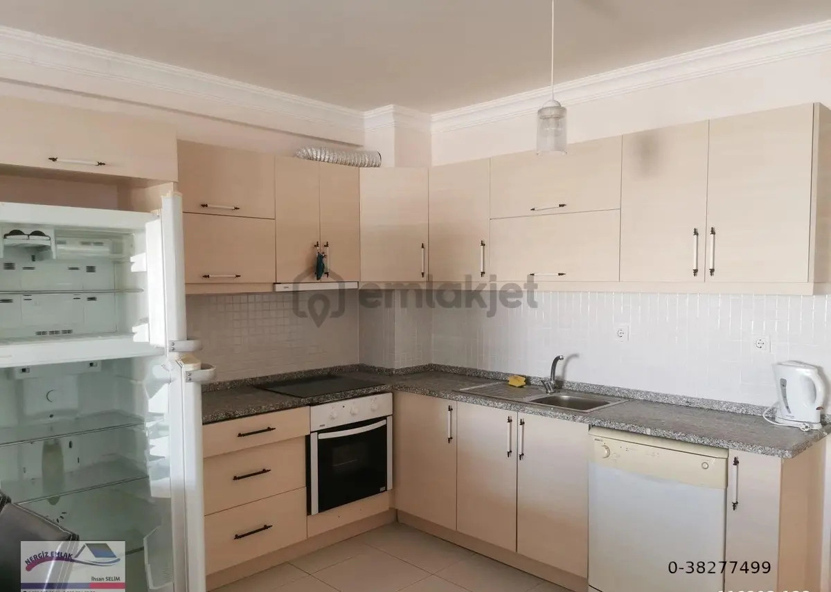 Turkuvaz Sitesinde Güzel Konumda Üst Kat 2+2 Satılık Daire - 12