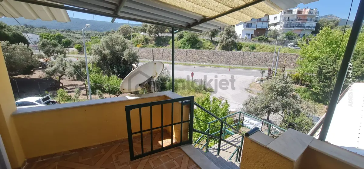 Yenifoça Gencellide Kiralık 3.kat 2+1 Daire