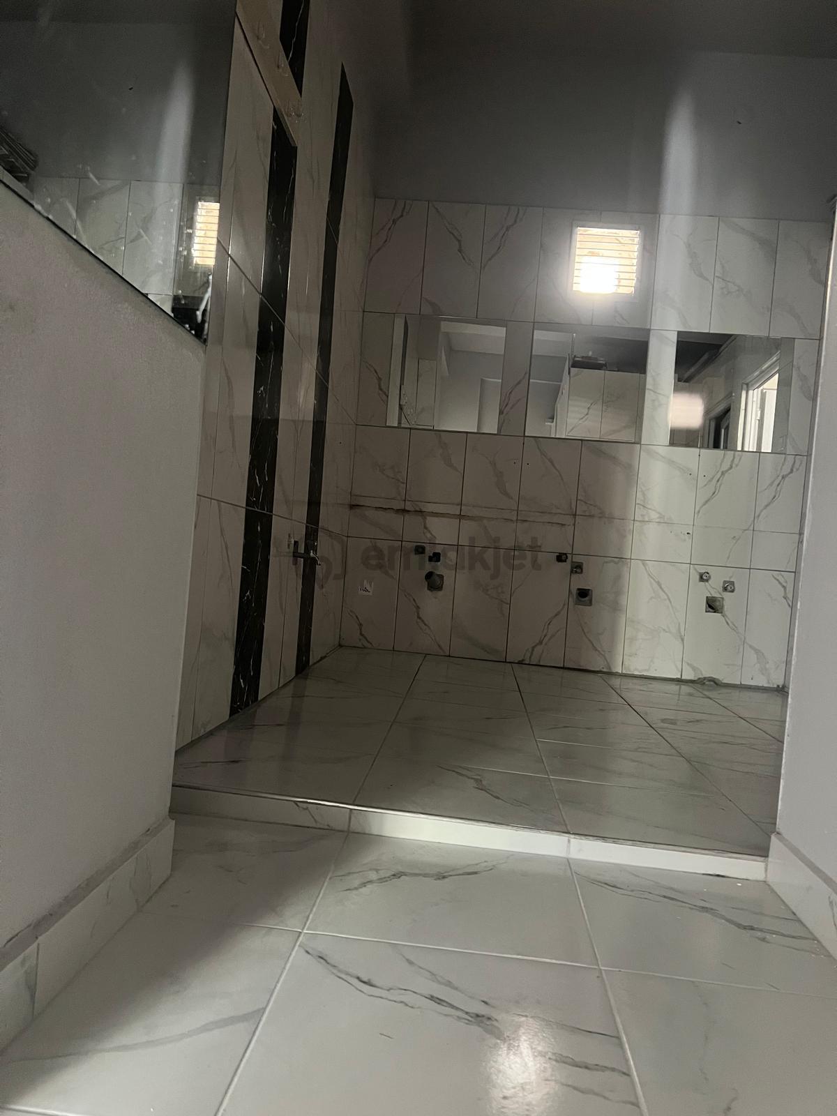 Ufuktepede Geniş M2 Li Kiralık Dükkan - 16