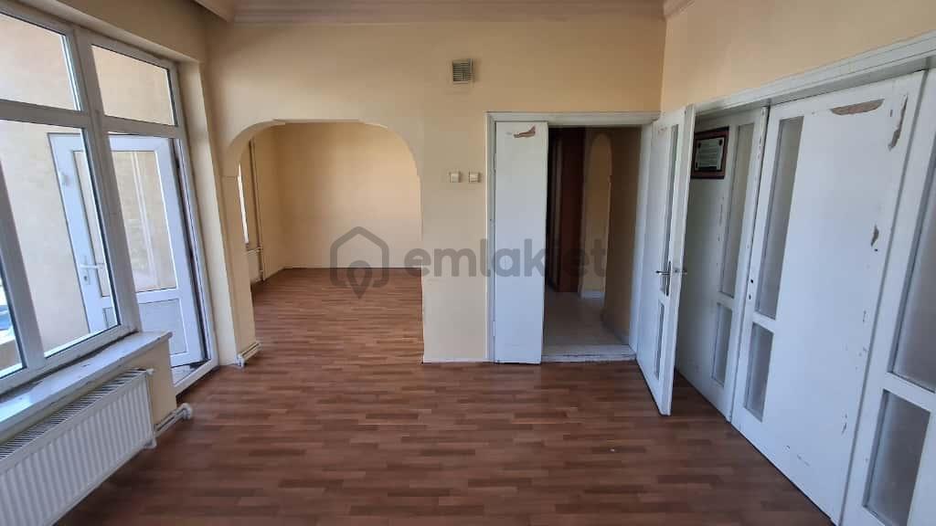 Güvenevler'de 3+1 Satılık Daire - 11