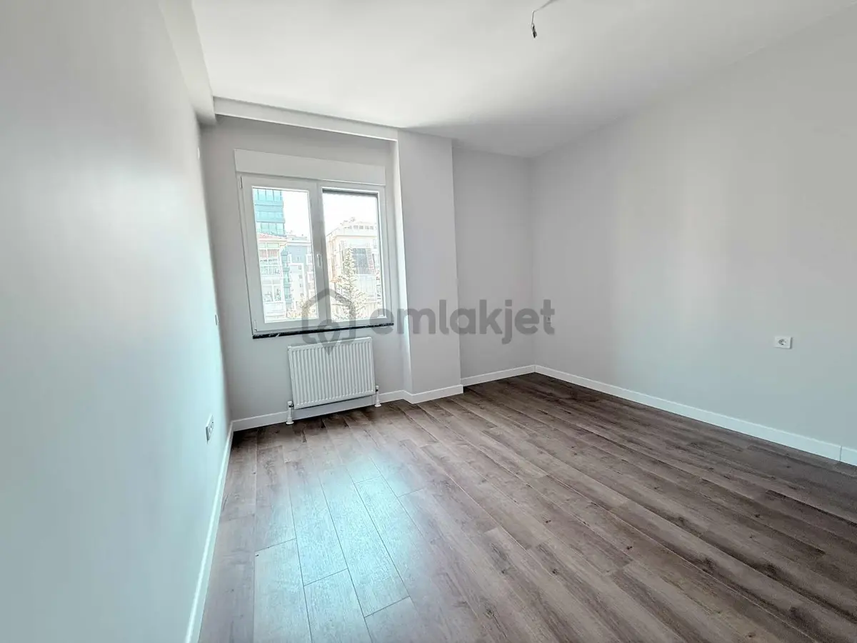 Caddebostan'da Sahile Yakın Satılık 3+1 Daire Balkon E.banyo - 35