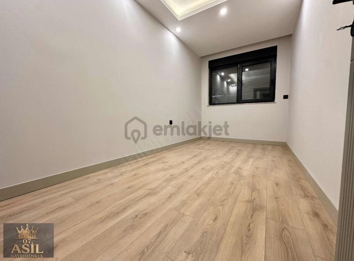Geniş 2+1 Ultra Lüx Site İçinde - 10