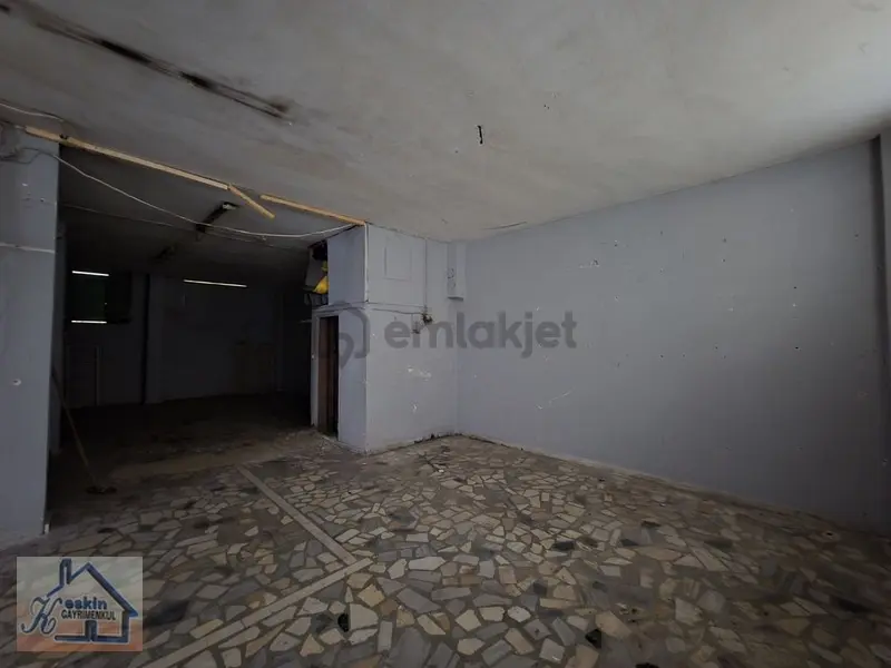 Kiralık Geniş Kullanımlı Dükkan / İşyeri - 4