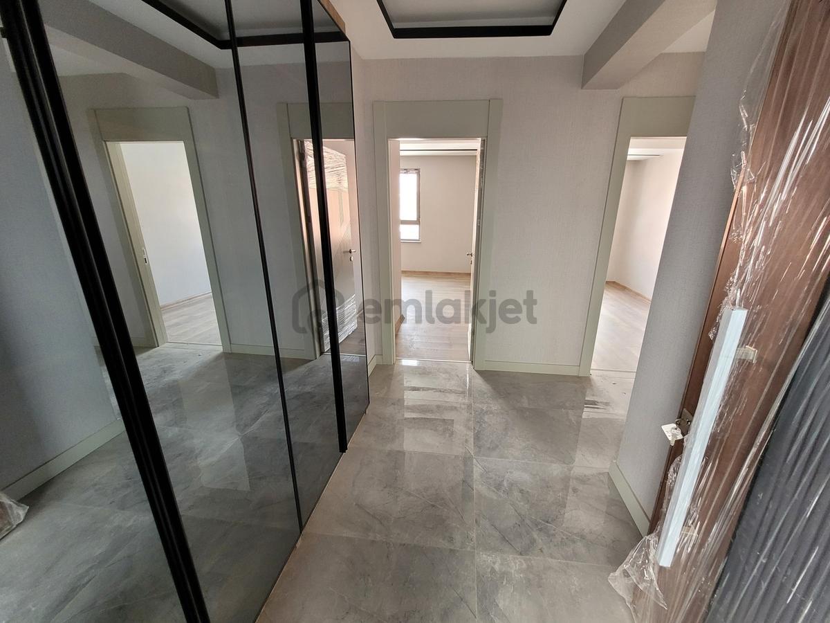 Yeni Binada İskanı Alınmış Full+full Yapılı Katta Sıfır Daire !! - 16