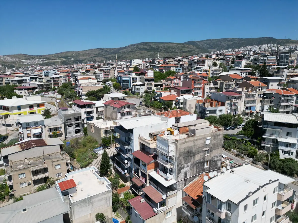 Bornova Kızılay Mahallesi’nde Satılık 2+1 Daire - 24