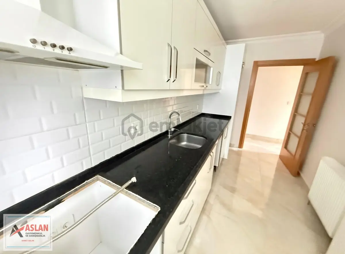 Üsküdar Çengelköyde Mükemel Konum -genç Binada 2+1 Satılık Daire - 5