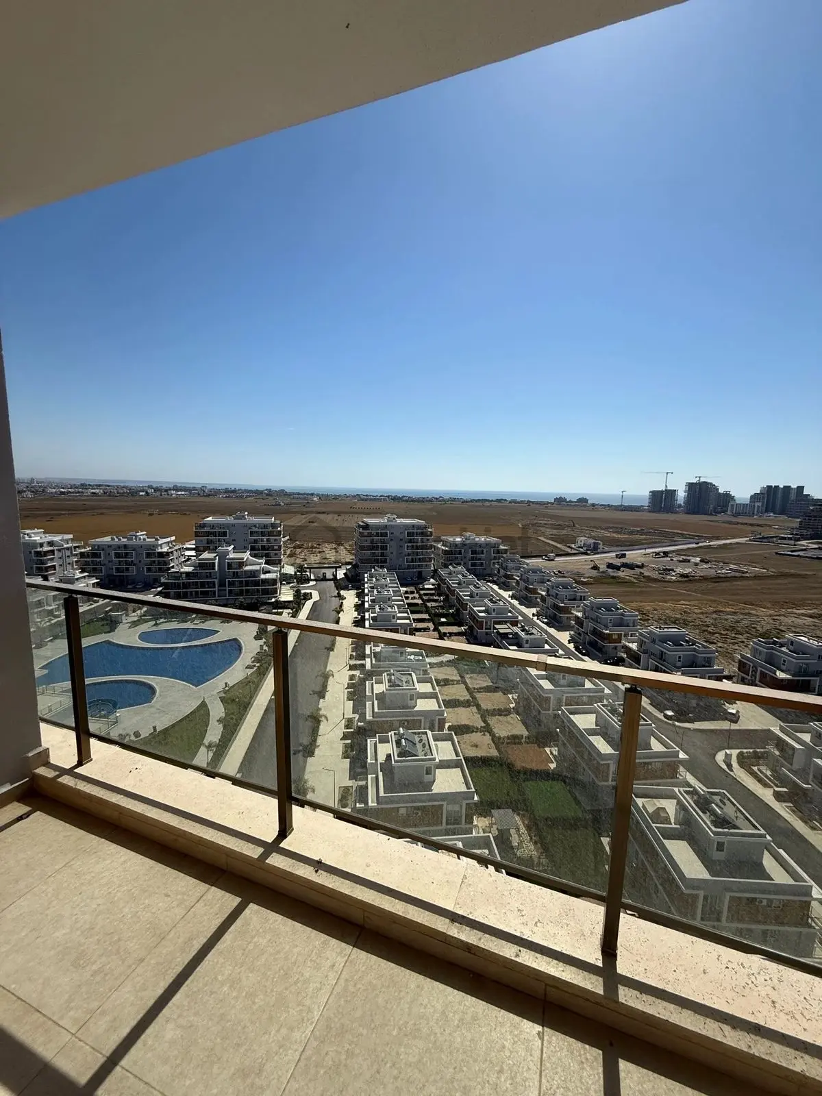 İskele Long Beach 2+1 Site İçerisinde Satılık Daire - 3