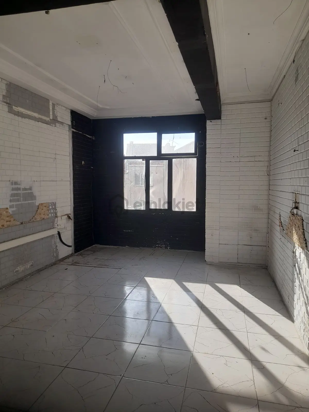 İzmir Konak İnönü Caddesinde Satılık Dükkan. - 4