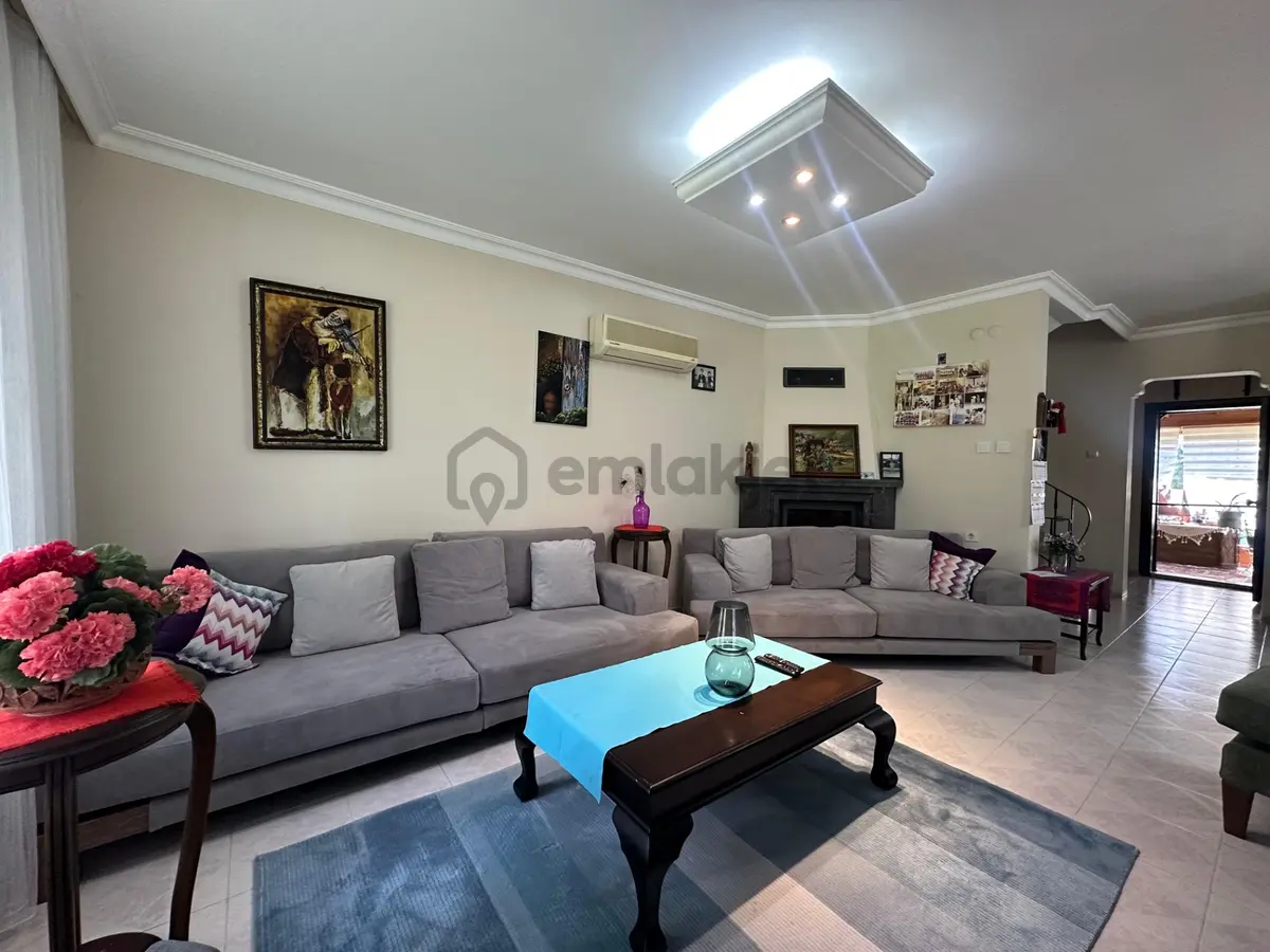 Foçada Satılık 4+1süper Villa - 3