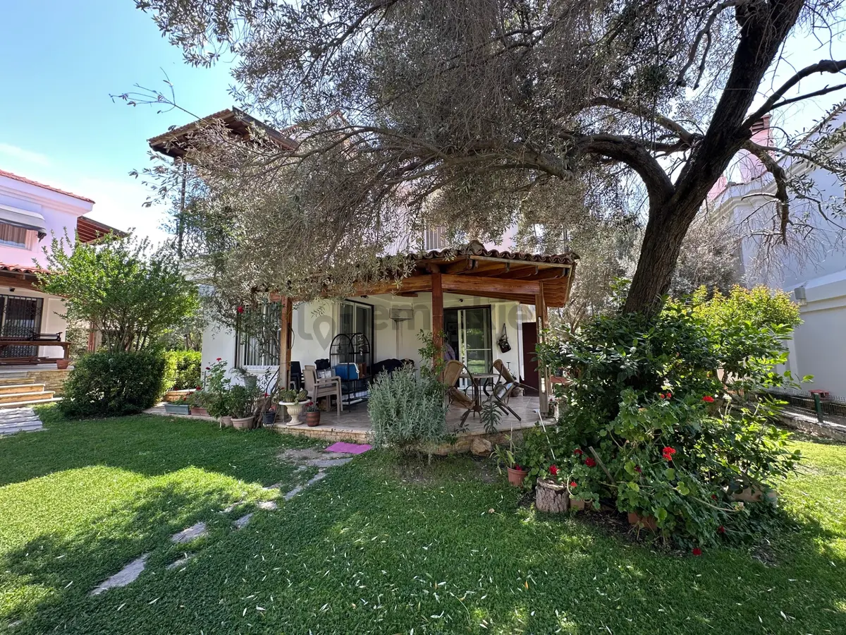 Foçada Satılık 4+1süper Villa - 30