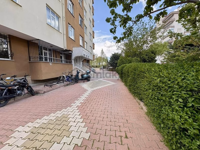 Özlem Yardımcı'dan Stadyum Karşısı Satılık 3+1 Daire - 19