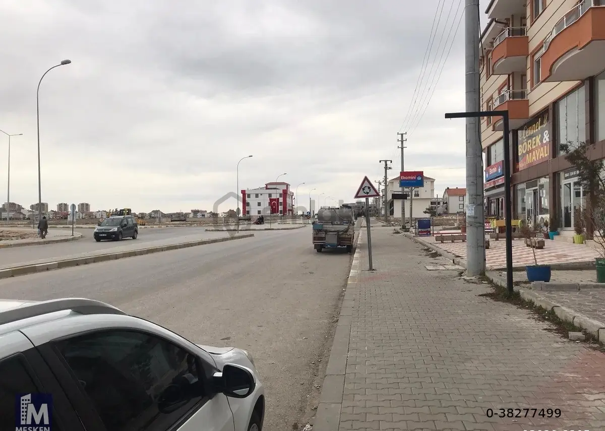 Hastane Karşısı Cadde Üzerinde 3 Katlı 150m² Satılık Dükkan - 14