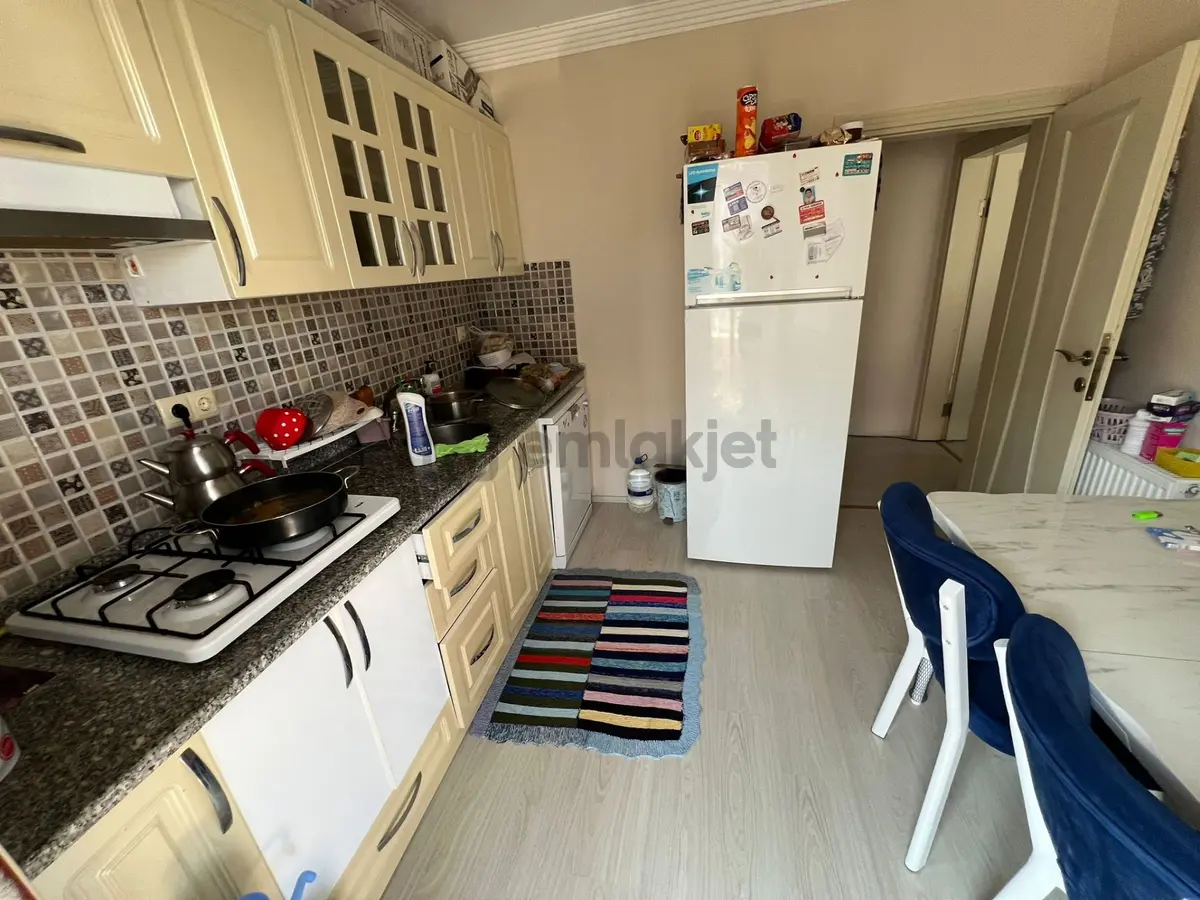 Çok Acil Satılık...mutfak Ayrı 2+1 & Çift Balkon & Çift Vc - 18
