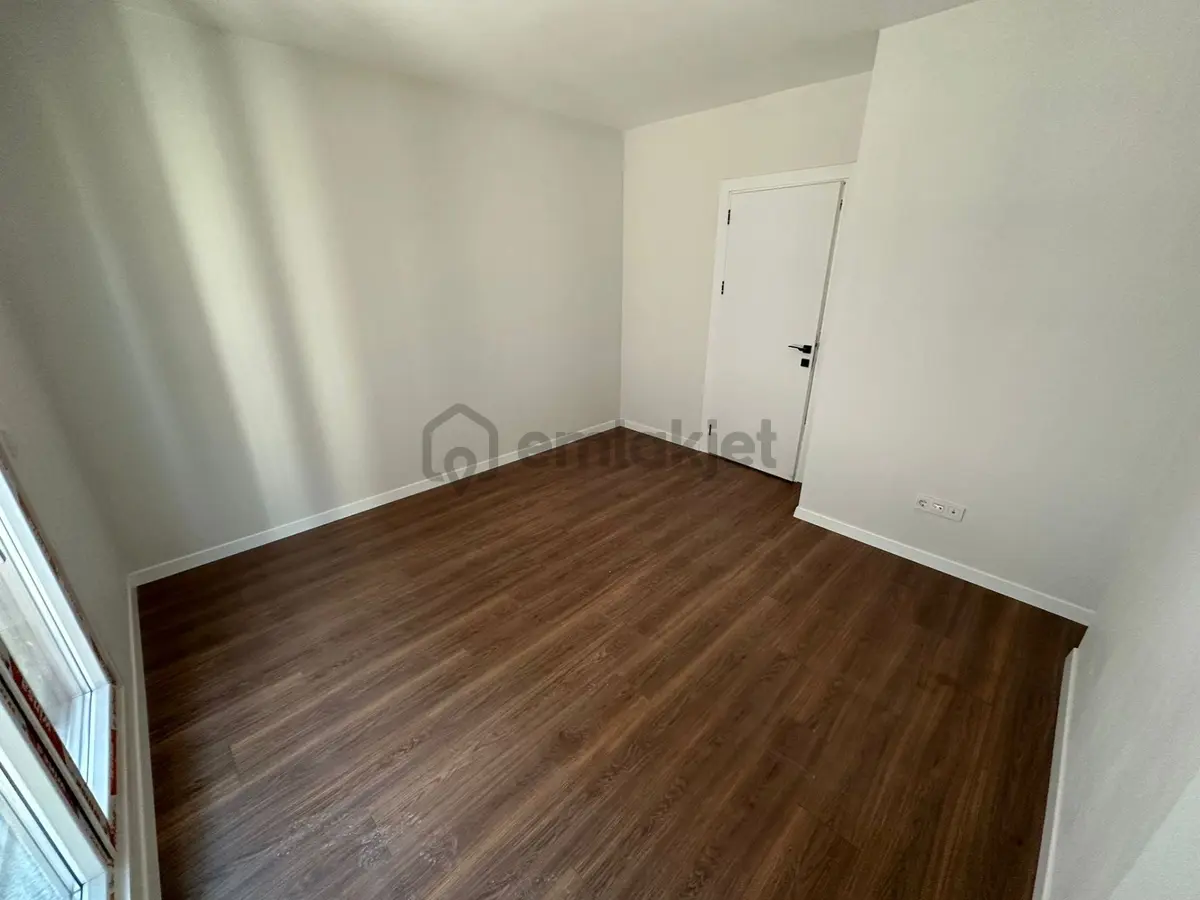 Göztepe Minibüs Caddesi Üzerinde Sıfır 2+1 Satılık - 23