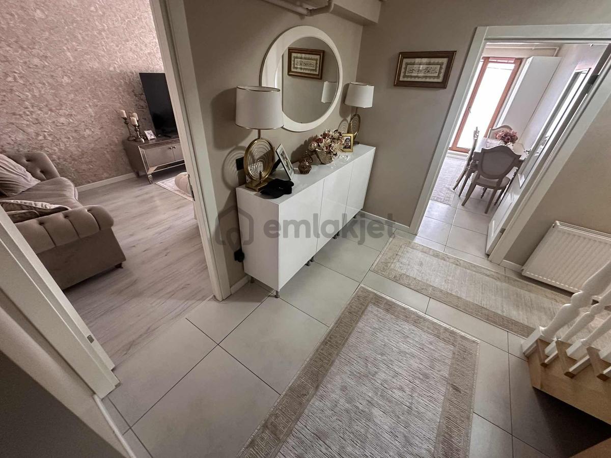 Çamlıca'da Kapalı Otoparklı-teraslı-manzaralı 4+1 Daire - 5