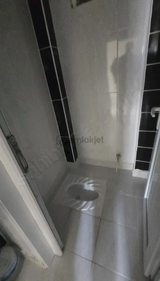 Başharık Mahallesin De Kiralık 2+1 Ara Kat Daire - 15