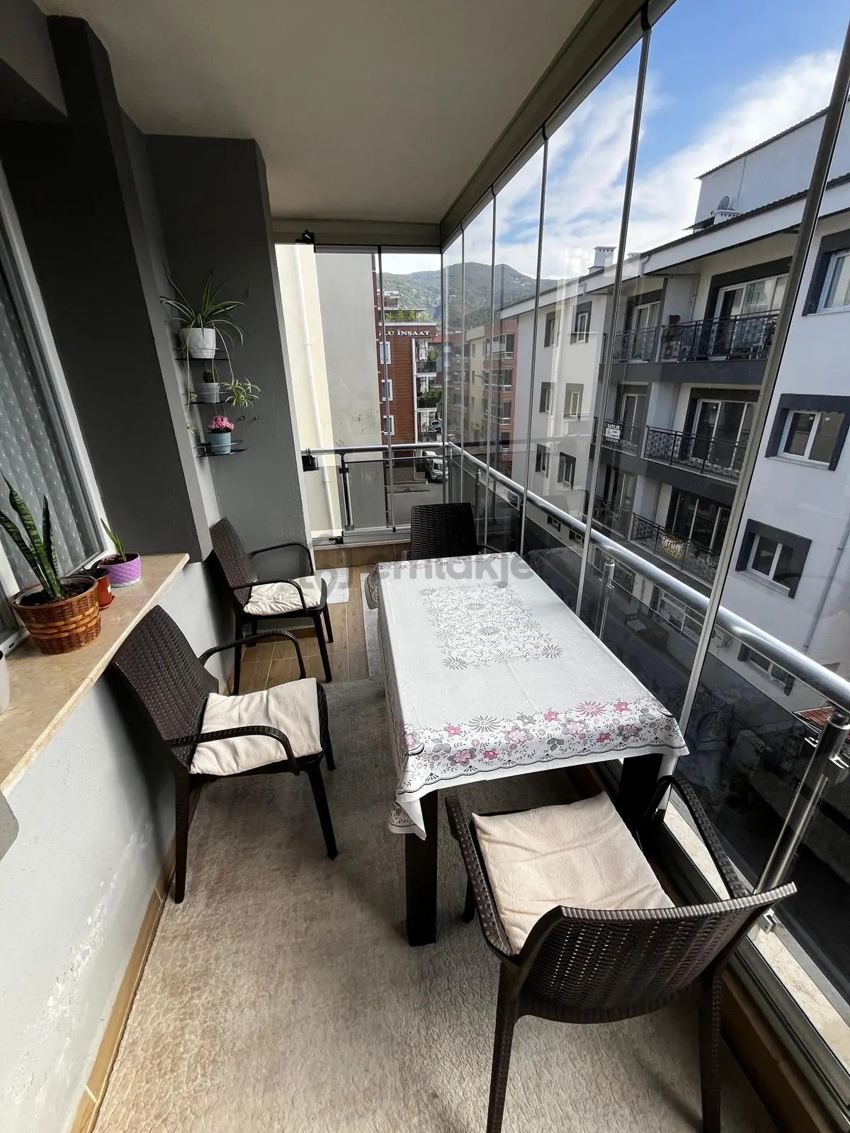Kuşadası Davutlar Mahallesinde Satılık 2+1 Daire - 24