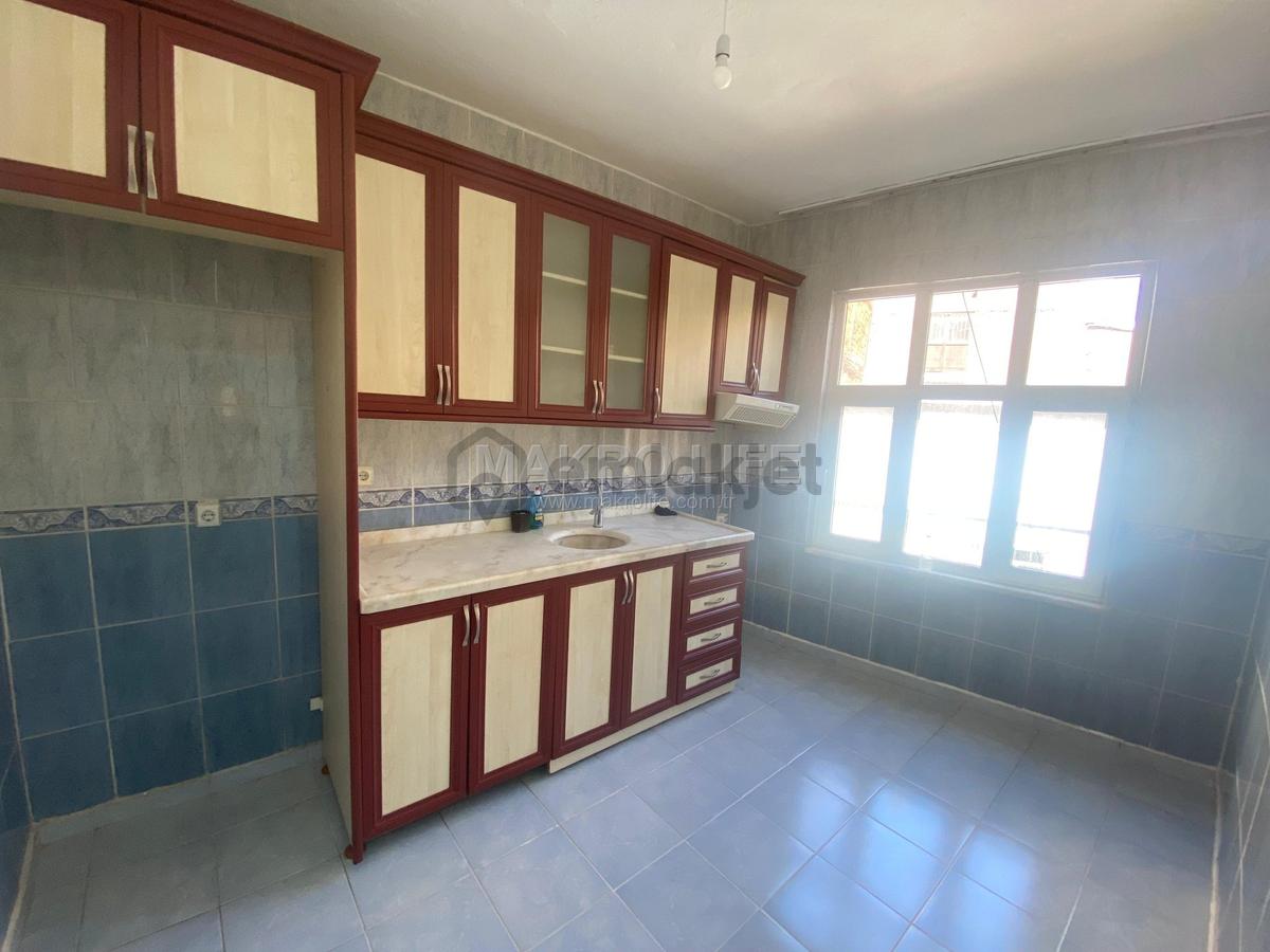İskan Evlerinde Satılık 3 Katlı Bina - 18