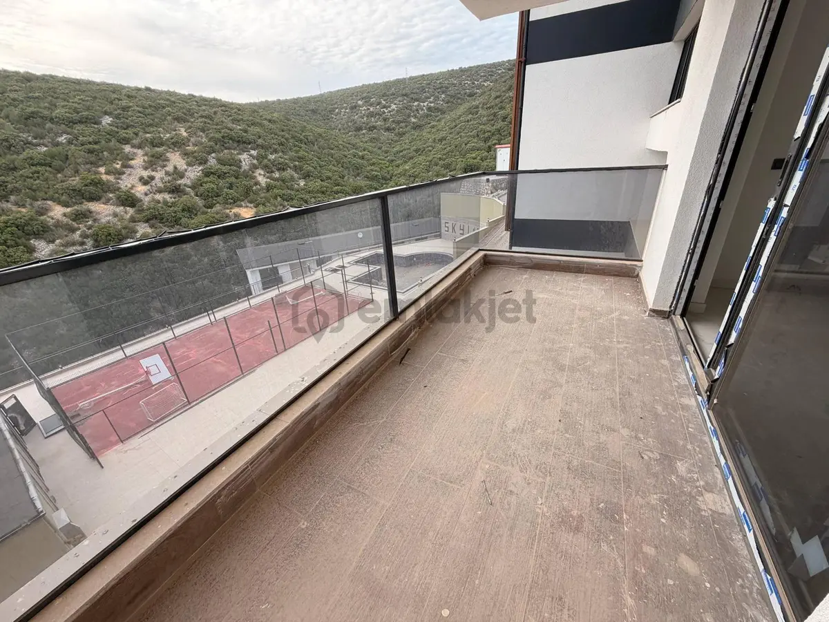Deniz Ve Doğa Manzaralı Ön Cephe Satılık Daire - 10