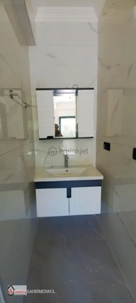Karagedik'de 2+1 Bakımlı Daire - 11