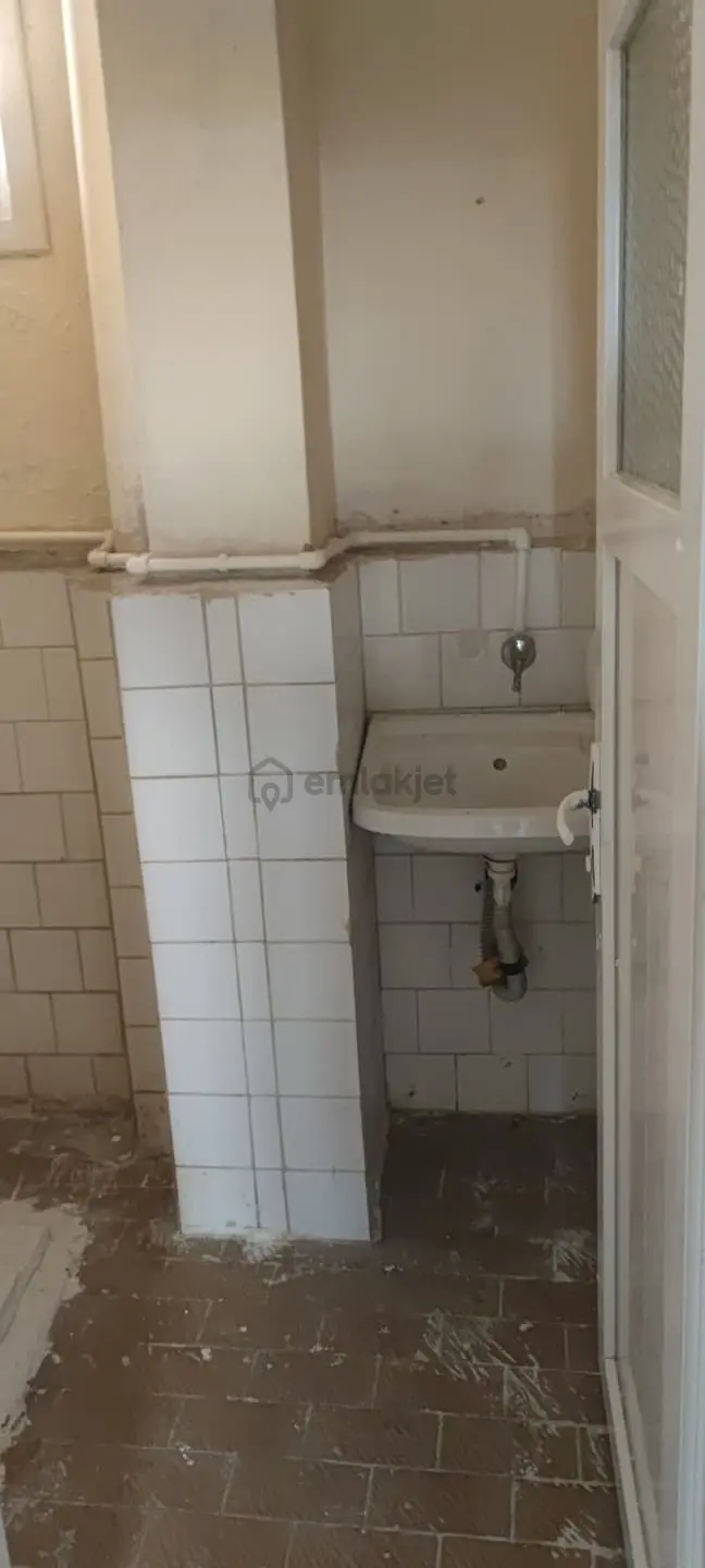 Pendik Sülüntepe Ulaşımı Kolay Geniş Balkonlu 2+0 Kiralık - 21