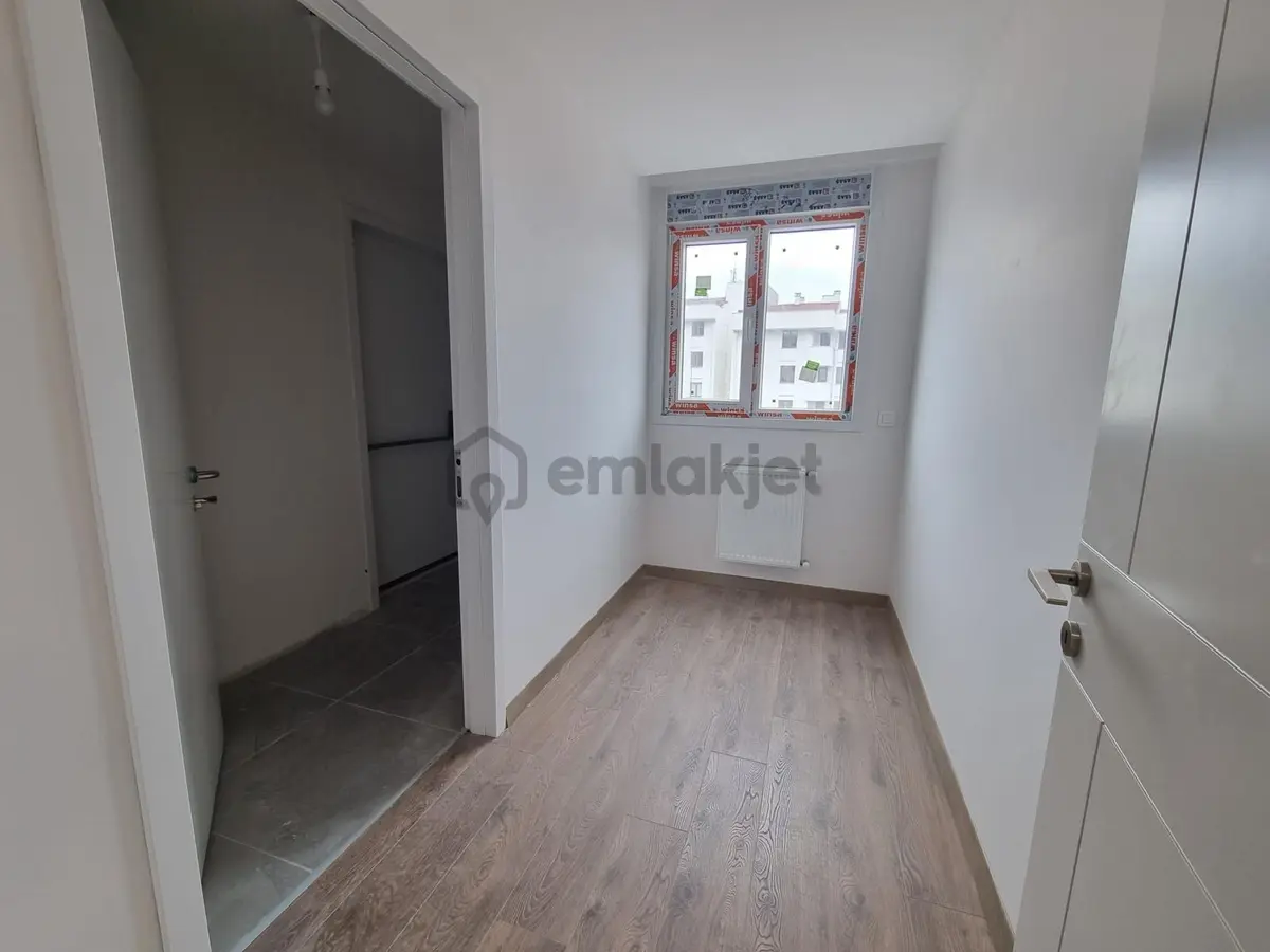 Erenköy Ethemefendi'de 100 M2 3+1 0' Binada Ebeveyn Banyo Balkon - 14