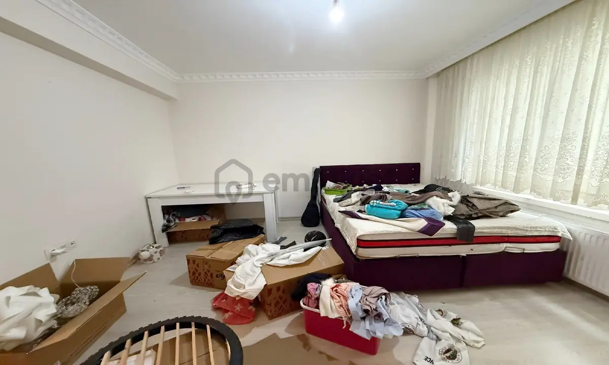 Özgürlük Caddesinde Asansörlü Yeni Bina Ebevyn Banyolu Boş Daire - 10